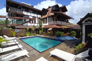 Pool & Beach