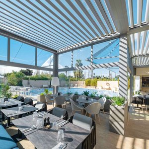 Outdoor Bar and Restaurant
