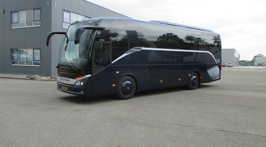 Luxury Coach 60-seater