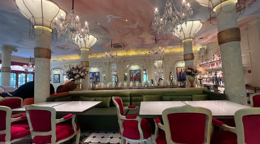 Đánh giá và phản hồi từ thực khách về London Corner