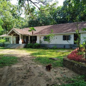 360 Year old Heritage Home located in the picturistique quaint little village called Aluvihare in the Matale District.