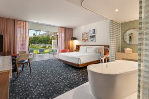 Room & Suite