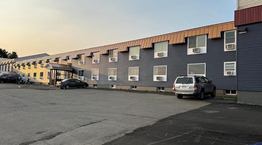 Nestled in the heart of Northern Maine, Presque Isle Hotel is the perfect retreat for snow sports enthusiasts. Whether you're hitting the snowmobile trails or enjoying world-class skiing, our cozy and welcoming hotel offers a warm haven after a day of adventure. With easy access to top winter activities.