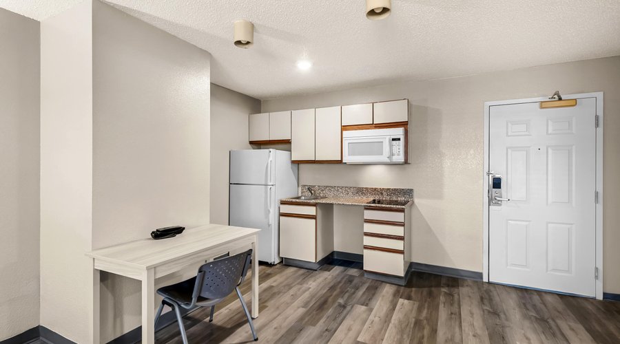Guest bedroom Suite Kitchen 