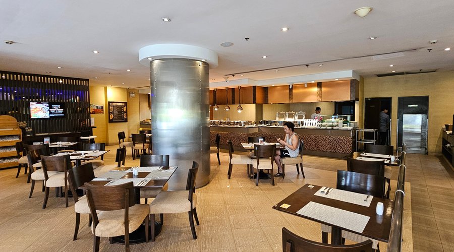 The Square at Novotel Bang Na, 방콕 - 레스토랑 리뷰 - 트립어드바이저