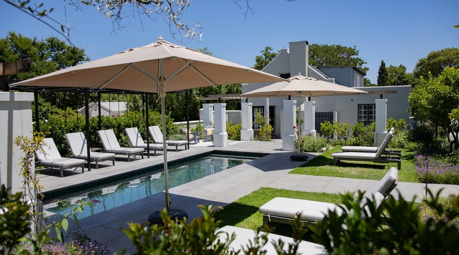 Pool and hotel view of Macaron Boutique Guest House in Franschhoek 