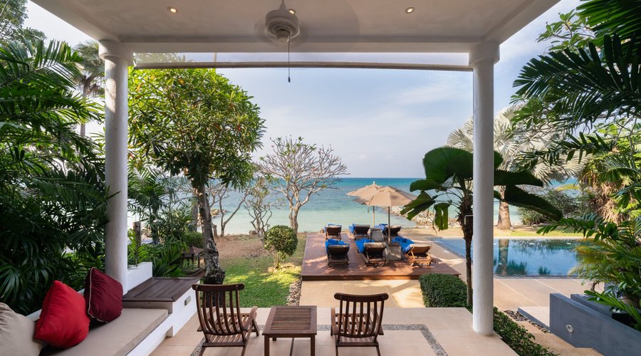 Oceanfront Pool Residence