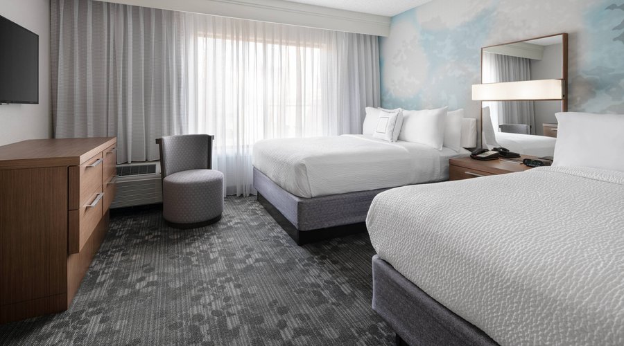 Queen/Queen Suite Bedroom