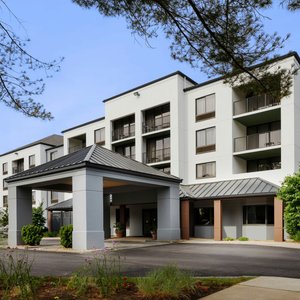 Hotel Entrance | Exterior
