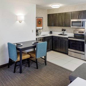 One-Bedroom King Suite - Dining & Kitchen Area