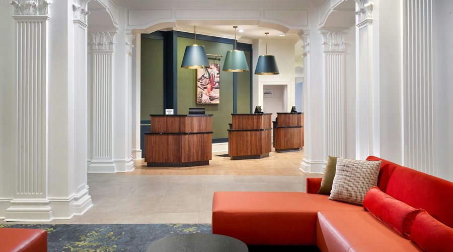 Front Desk - Welcome Pods