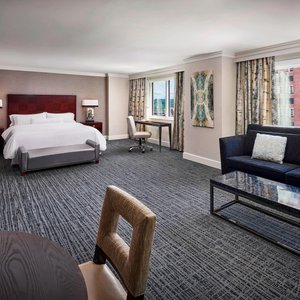 Executive Deluxe Suite