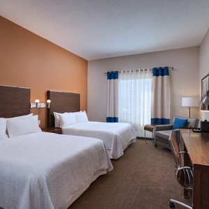 Queen/Queen Deluxe Guest Room