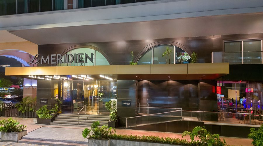 Entrance Le Meridien Panama
