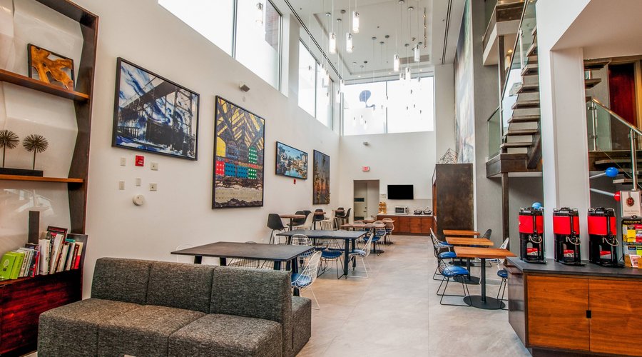 Breakfast Area & Lobby Lounge