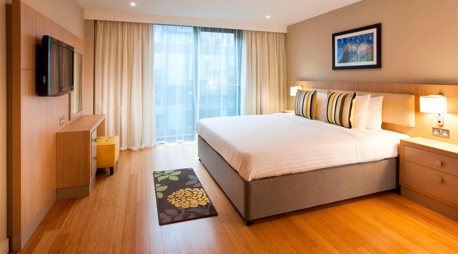 One-Bedroom Queen Suite - Bedroom