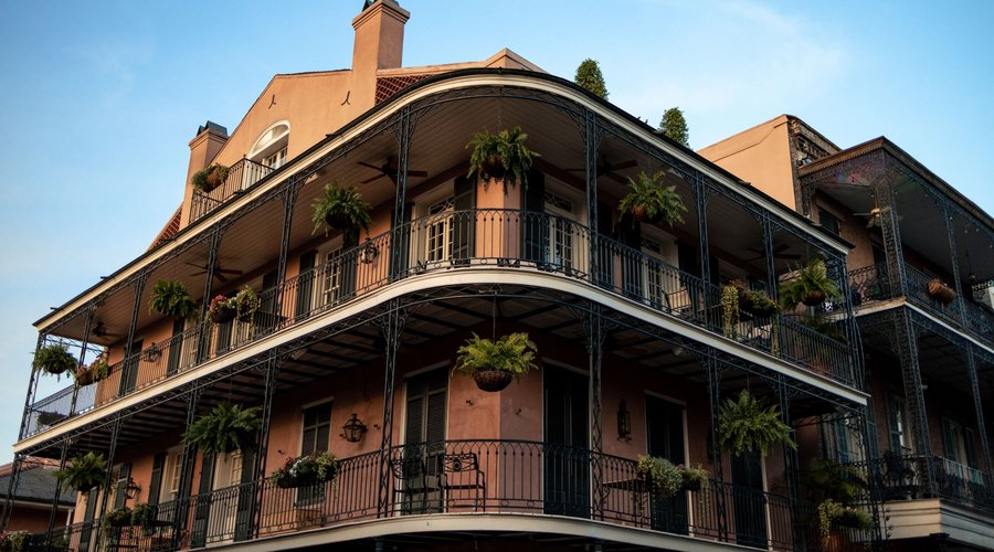 Walking in NOLA - New Orleans Architecture
