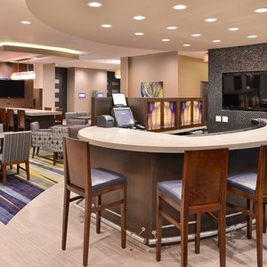 Lobby Lounge & Bar