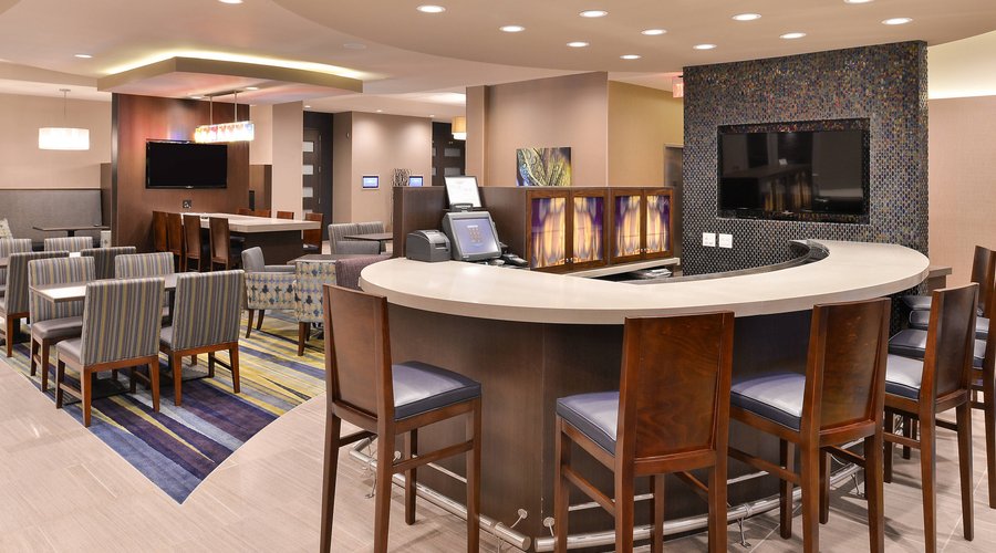 Lobby Lounge & Bar
