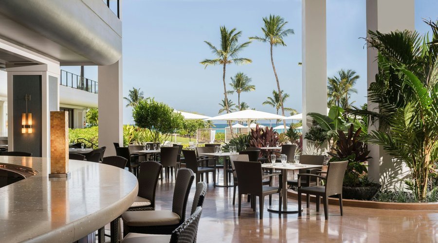 Hawaii Calls Restaurant & Lounge - Bar