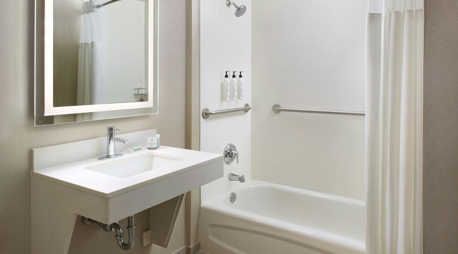 Suite Bathroom