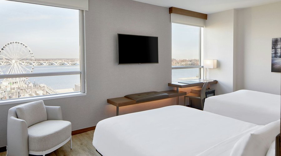 2 Doubles Guest Room, Potomac River View