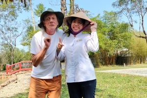 Bể bơi & Bãi biển