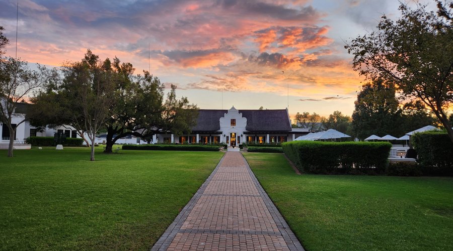 Kievits Kroon Gauteng Wine Estate is located in Pretoria, just a short drive from the city, and 45 minutes from OR Thambo Airport. We offer state-of-the-art conference and function facilities, luxury hotel accommodation, an award-winning day spa, an a variety of dining options which can be customised for your unique requirements. Booking is essential. 