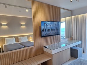 Room & Suite