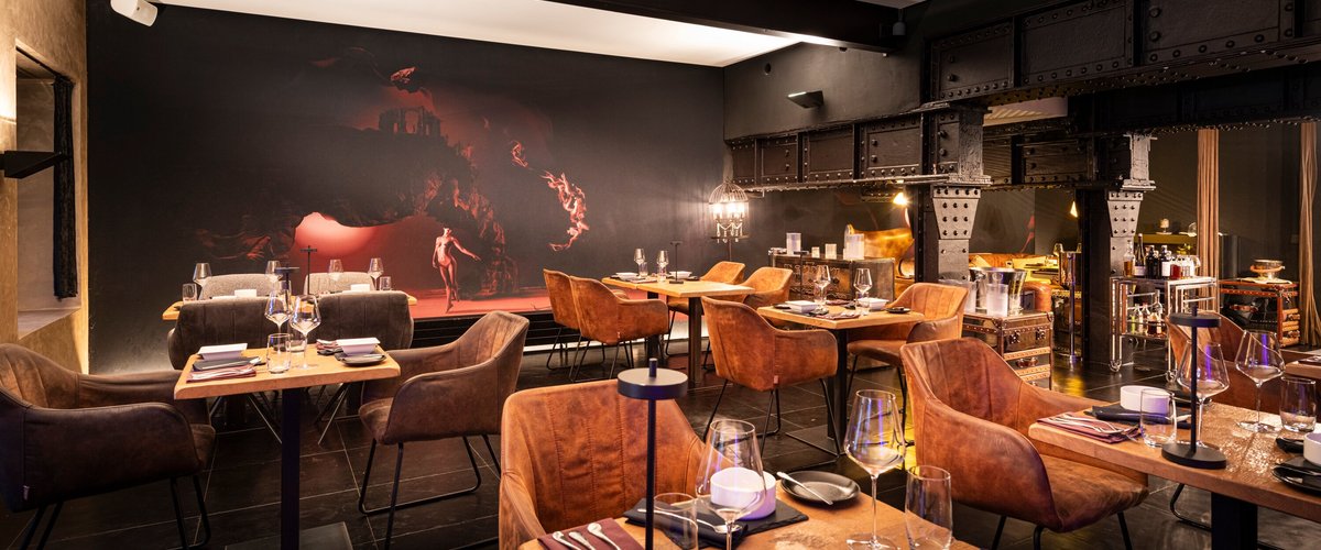 5 Gourmet Restaurant & Bar