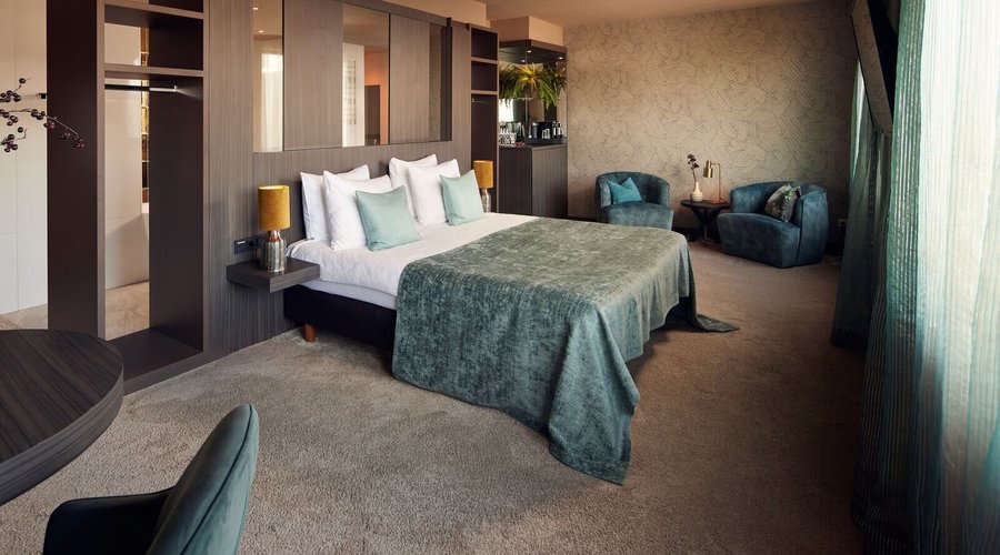 Oriental Emerald Suite
