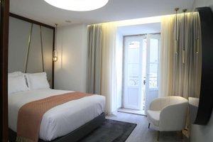 Room & Suite
