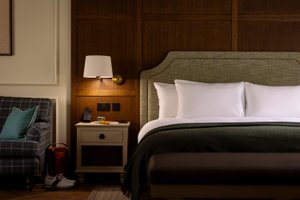 Room & Suite