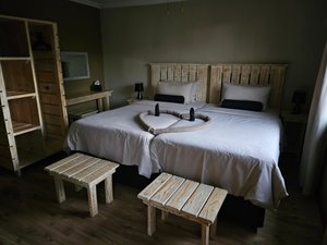 Room & Suite