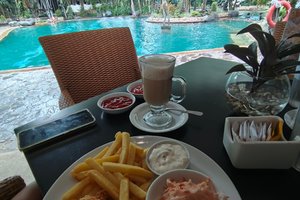 Kolam Renang & Pantai