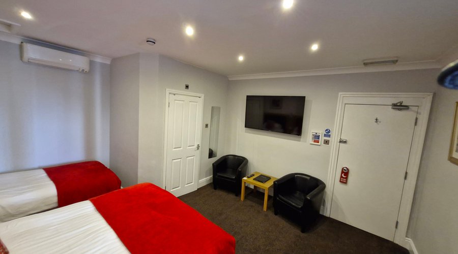 Room 12 - Ground Floor Seaview Suite - Bedroom