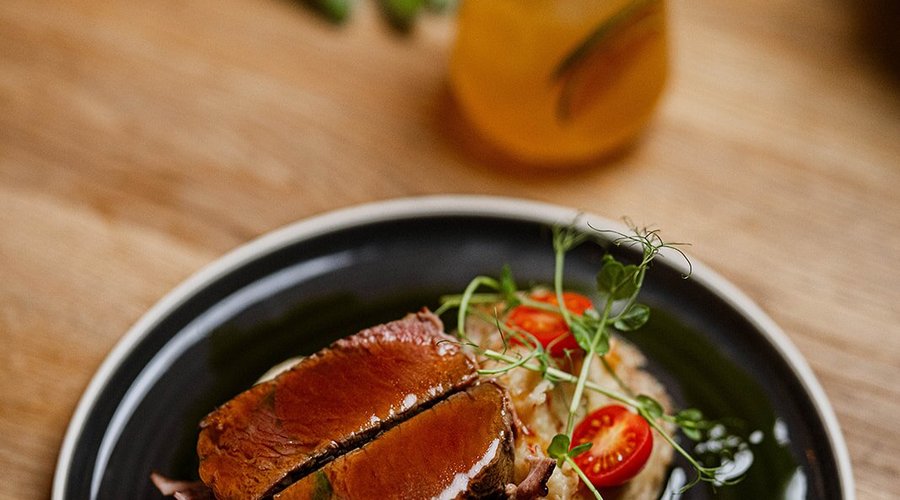 Sous-Vide Pork Knuckle, served with 'Péckné' Potato