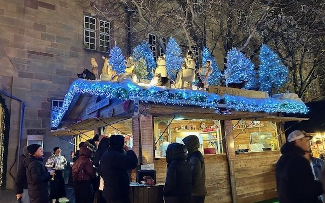 Huts have fun displays on top!