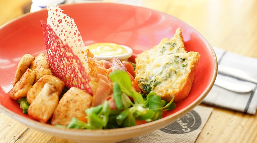 salad with chicken