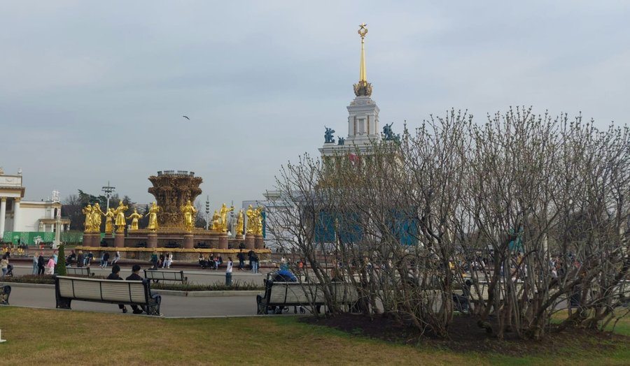 Фонтан «Дружба народов» (разные ракурсы)
