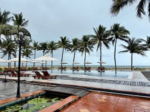 Pool & Beach