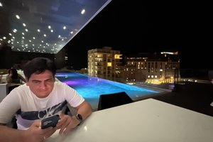 Pool & Beach