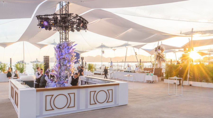 Imagine your event at the beach, by the sea, with a mountain view
