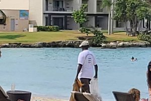 Pool & Beach