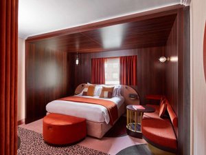 Room & Suite