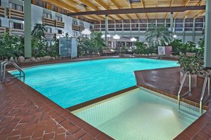 Pool & Beach