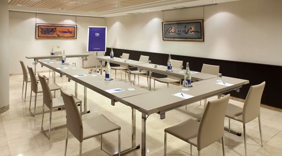 Meeting room - u-shaped