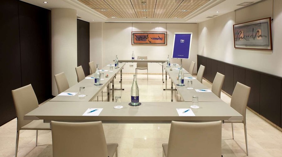 Meeting room - u-shaped