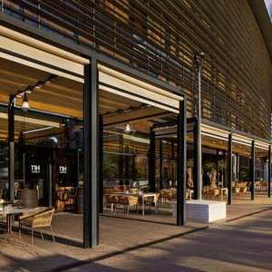 NH Plaza de Armas Restaurant exterior terrace Tablafina daylight