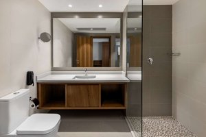 Room & Suite